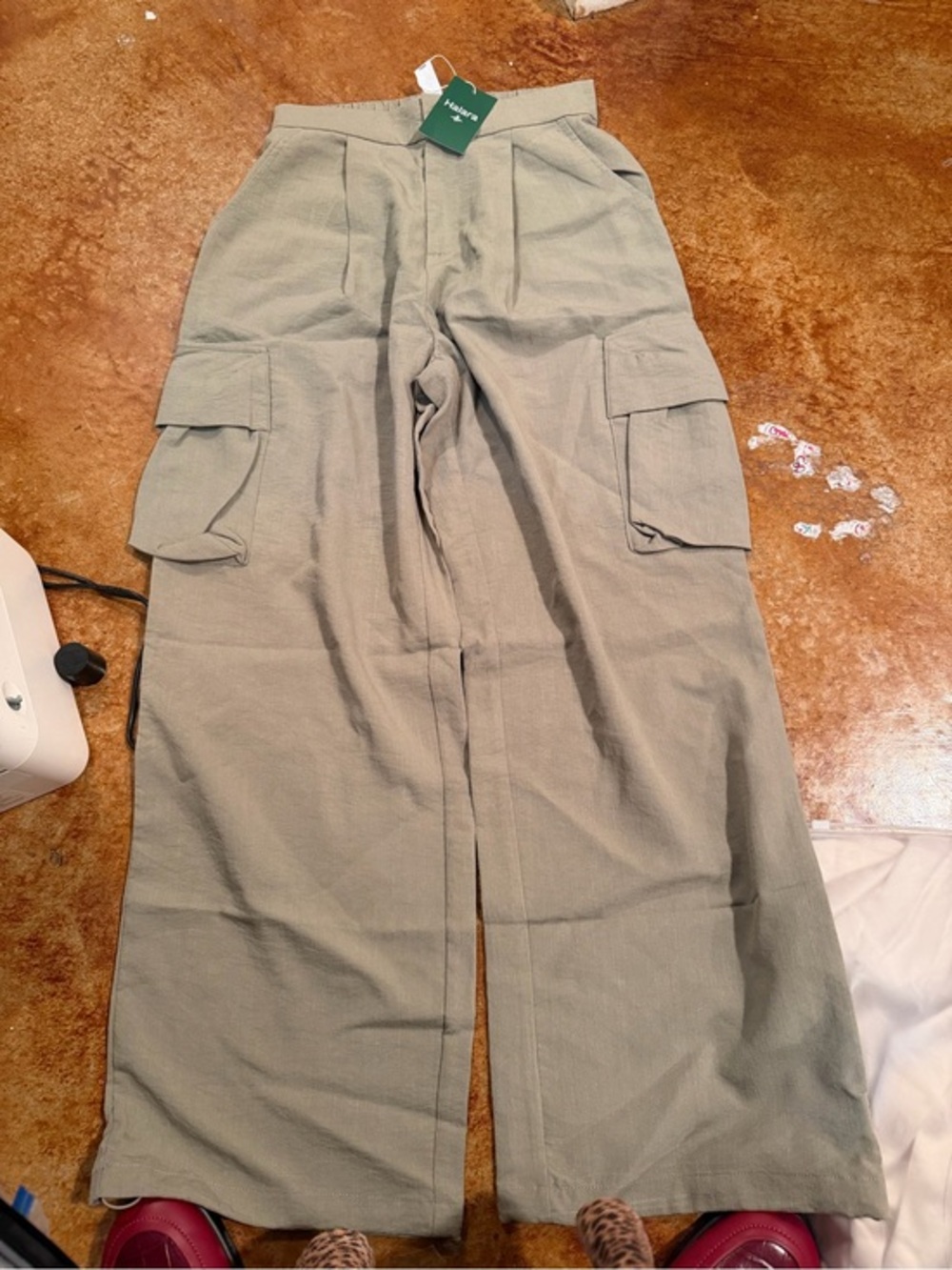 Halara elastic waist mint color cargo pants size S CC24-3